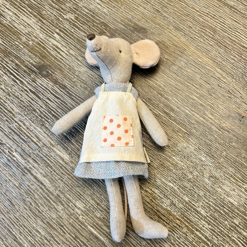 Maileg Rare Retired Nurse Mum Mom Mouse